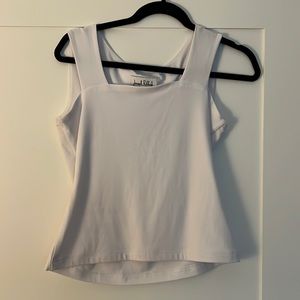 White Joseph Ribkoff size 8 (runs small) shirt